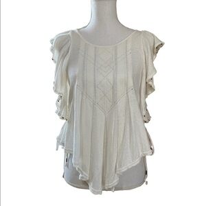 FREE PEOPLE WOMENS CREAM COLORED FLUTTER SLEEVE TOP SIZE SMALL